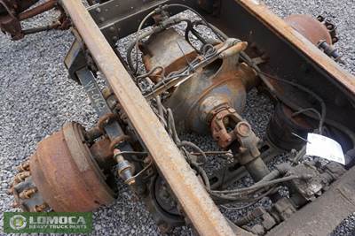 Meritor-Rockwell RD20-145 Front Differential for a 2006 Volvo VNL