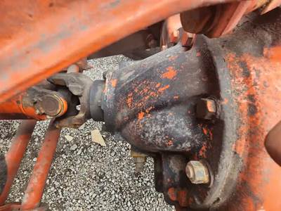 Dana DSP40 Rear Differential for a 2002 Kenworth W900