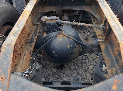 Meritor-Rockwell RT40-145 Rear Differential for a 2005 Volvo VNL