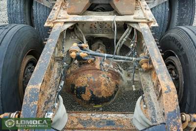 Meritor-Rockwell RT46-160 Rear Differential for a 2005 Volvo VNL