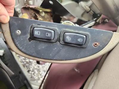 Mack Vision CXN613 Door Window Regulator for a 2007 Mack CXN613