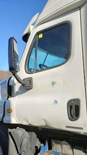 Freightliner Cascadia 125 Left Door