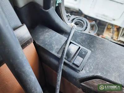 Freightliner Cascadia 126 Right Door