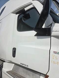 Freightliner Cascadia 126 Right Door