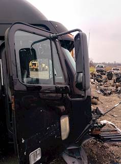 Freightliner Century Class 120 Right Door for a 2007 Freightliner CST120