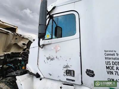 Freightliner Columbia 120 Left Door
