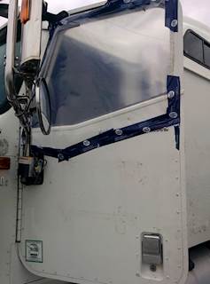 International 9900i Left Door