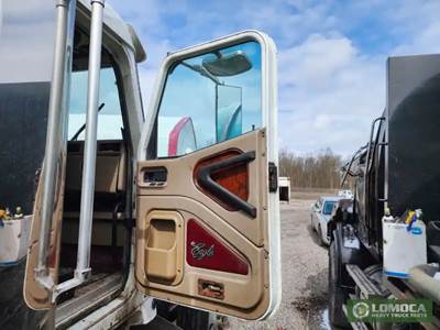 International 9900i Right Door