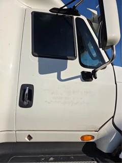 International LF687 Right Door for a 2016 International Prostar LF687