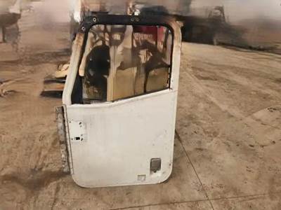 International Paystar 5900i Left Door