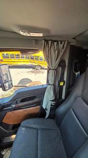 Kenworth T880 Right Door