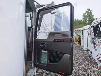 Kenworth W900 Right Door