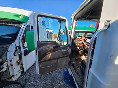 Mack Vision CXN613 Left Door for a 2007 Mack CXN613