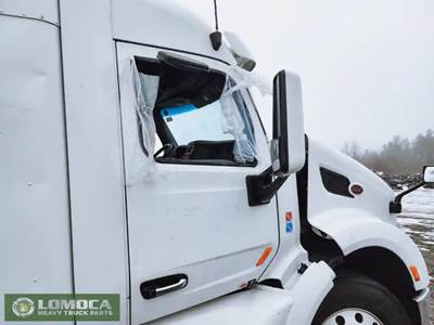 Peterbilt 579 Right Door