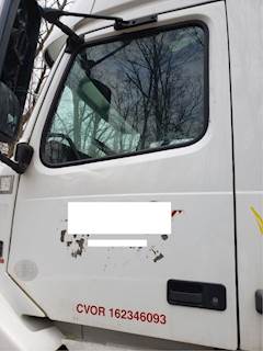 Volvo VNL Left Door