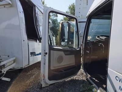 Volvo VNL Left Door
