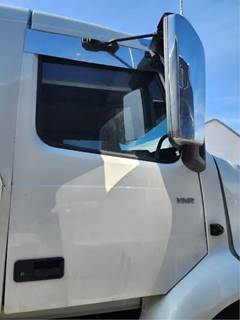 Volvo VNR64T Right Door