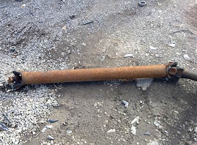 International DuraStar 4300 Driveshaft for a 2004 International 4300 Durastar