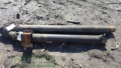 Mack Granite CV713 Driveshaft for a 2005 Mack CV713 Granite