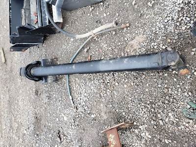 Mack Granite GU813 Driveshaft for a 2015 Mack GU813