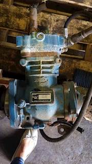 Caterpillar C13 Air Compressor for a 2007 Kenworth T600
