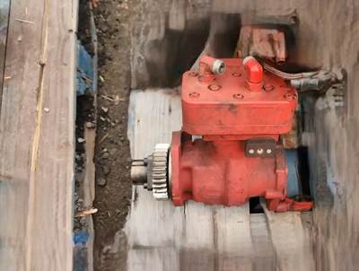 Cummins ISX15 Air Compressor for a 2013 Kenworth T660