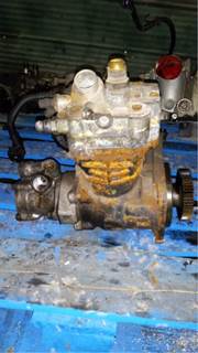 Detroit DD15 Air Compressor for a 2013 Freightliner Cascadia 125