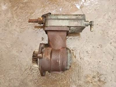 Volvo VED12 Air Compressor for a 2005 Volvo VNL