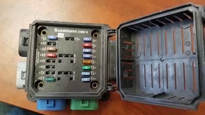 Freightliner Columbia 120 Engine Control Module (ECM)