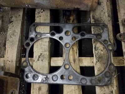 Cummins N14 Engine Part for a 1999 International 9900I