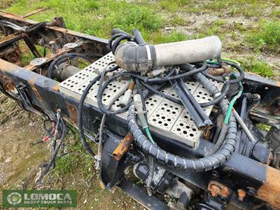 Detroit Series 60 Engine Part for a 2002 Freightliner FLD120