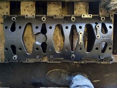 Volvo VED12 Engine Part for a 2012 Volvo VNL