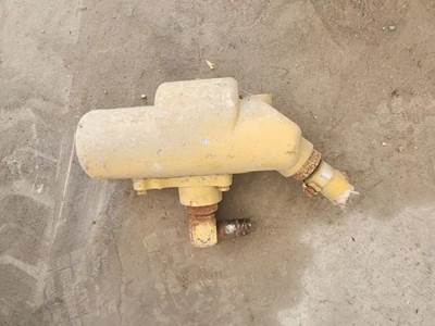 Caterpillar C13 Engine Part for a 2006 International 9400I