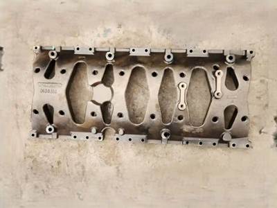 2005 Volvo VNL VED12 Engine Block Plate / Block Stiffener Fan, Part # 3183414