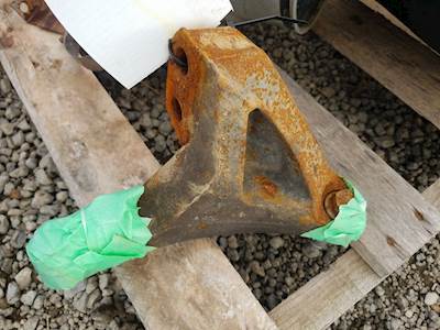 Freightliner Cascadia 125 Engine Mount