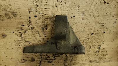 Freightliner Cascadia 125 Engine Mount