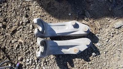 Freightliner Cascadia 125 Engine Mount
