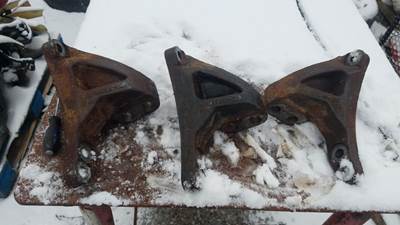 Freightliner Cascadia 125 Engine Mount