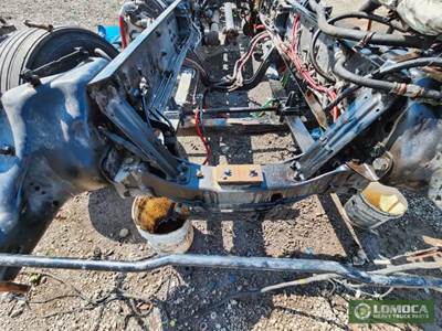 Freightliner Cascadia Engine Mount for a 2018 Freightliner Cascadia 123