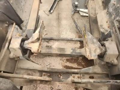 GMC C8500 Engine Mount