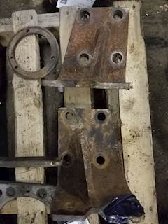 International 9900i Engine Mount