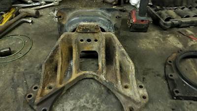 International 9900i Engine Mount