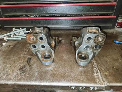 Kenworth W900 Engine Mount
