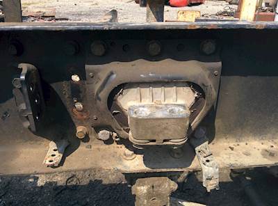 Mack Pinnacle CXU613 Engine Mount for a 2008 Mack CXU613