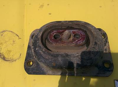 Mack Pinnacle CXU613 Engine Mount for a 2008 Mack CXU613