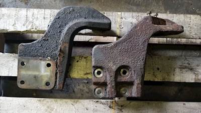 Mack Pinnacle CXU613 Engine Mount for a 2014 Mack CXU613