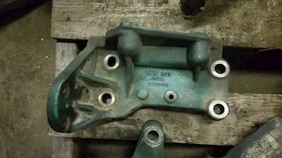 Volvo VNL Engine Mount