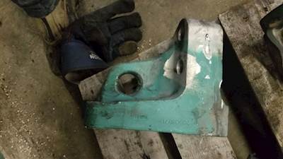 Volvo VNL Engine Mount