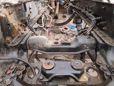 Western Star 4900FA Engine Mount