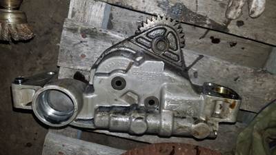 Cummins ISX Engine Oil Pump for a 2014 Peterbilt 389